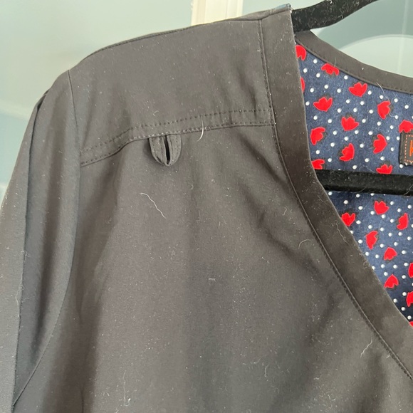 Black scrub set, includes top and bottoms - Picture 5 of 16